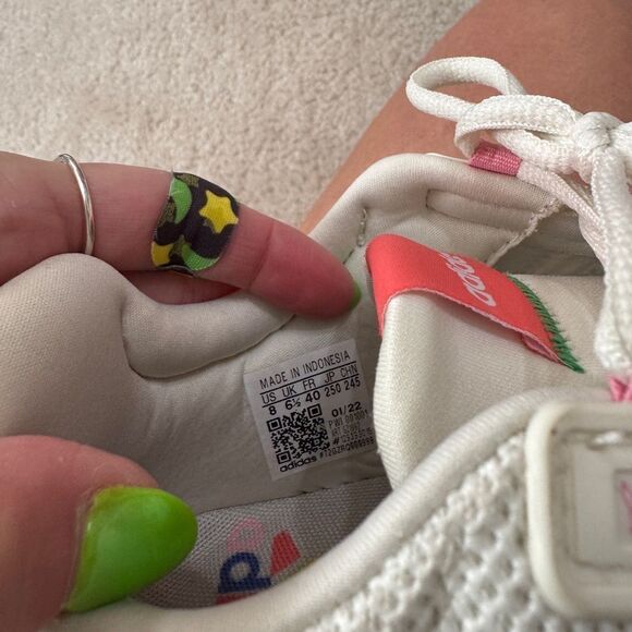 Women’s Adidas Colorful Accented Athletic Sneakers Sz 8 - Picture 6 of 6